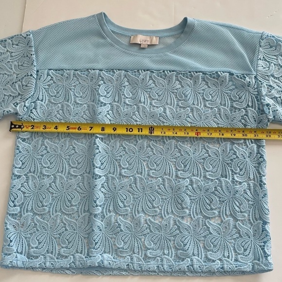 Loft Ann Taylor Loft Lace Blossoms Crop Tee Blue Blogger Favorite Size Large - Picture 8 of 8